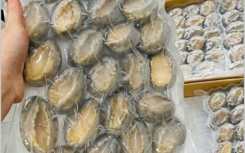 Gần 900 đường ở TP HCM đủ điều kiện 'cho thuê' vỉa hè